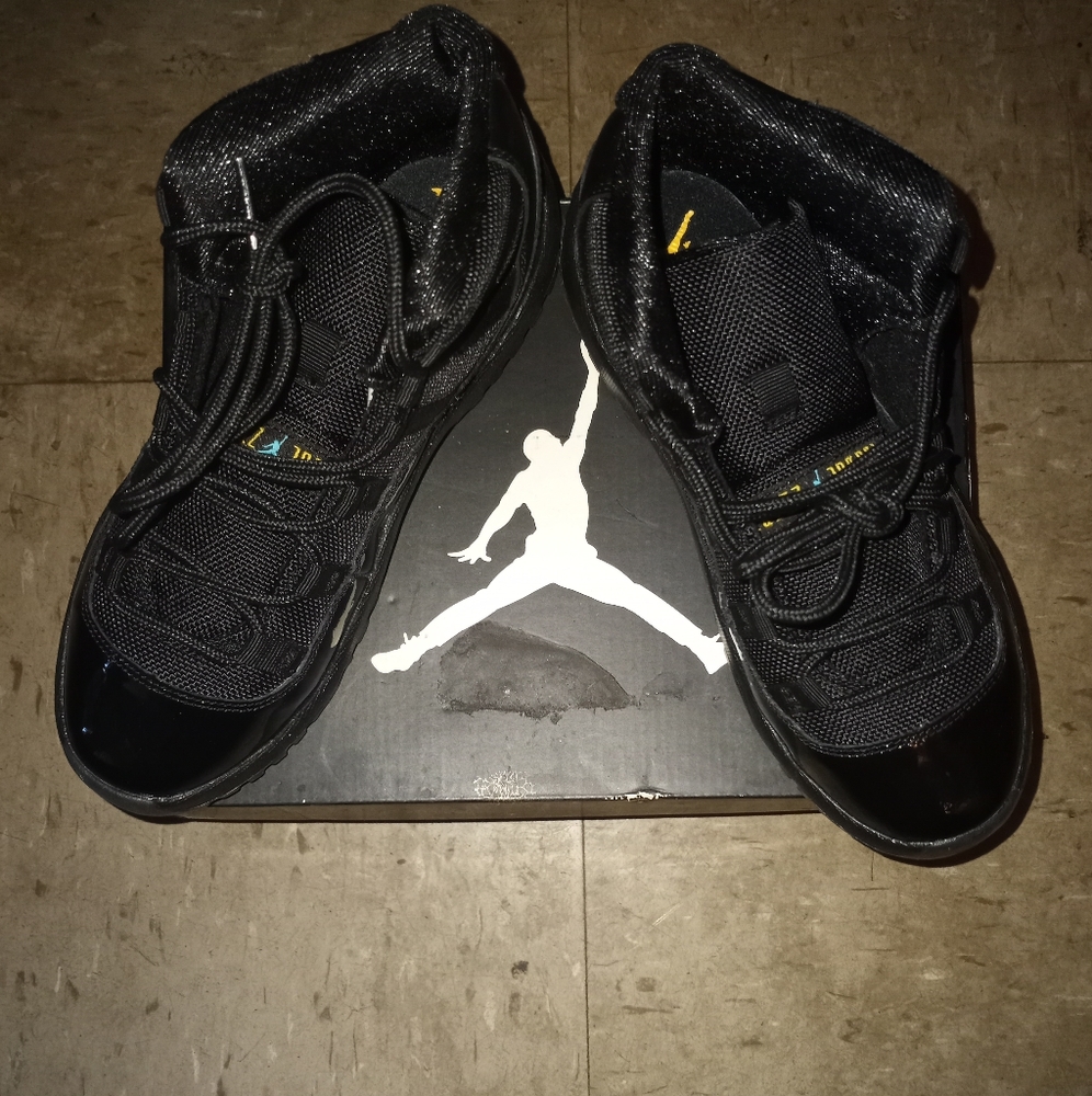 Jordan 11 Gamma Blues Sz 5 in W (Sz 3 in Boys)